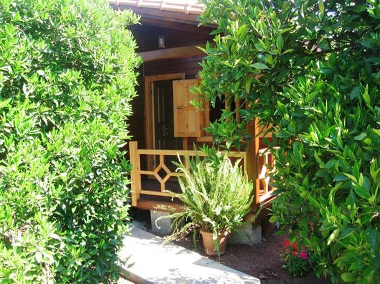 Çıralı Uğur Pansiyon Bungalows