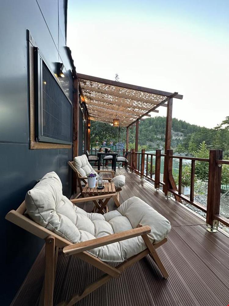 Tinycome Hotel