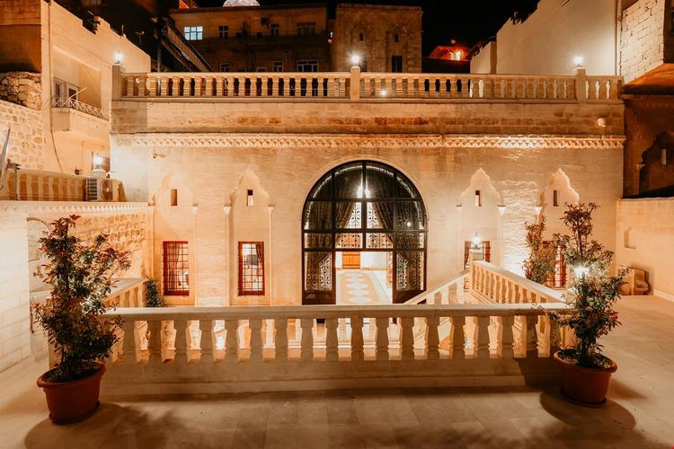 Kasr-i Kikan Hotel