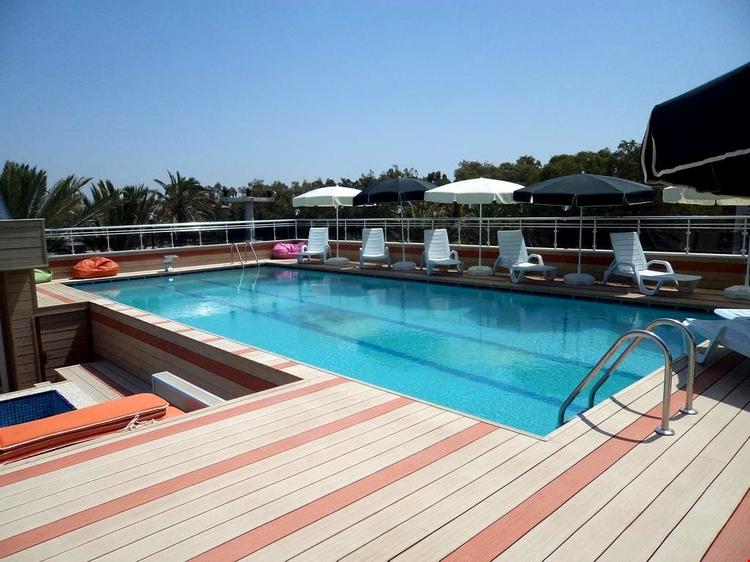 Zeus Hotel