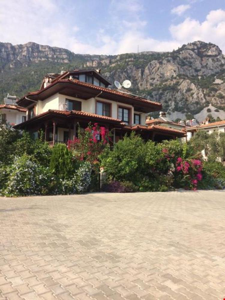 Moon House