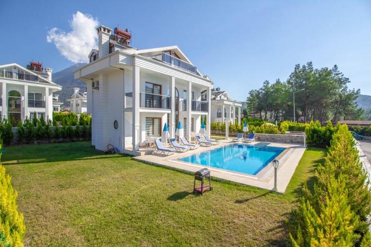 Silver Sami Villa