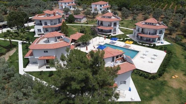 Ayaklı Göl Evleri