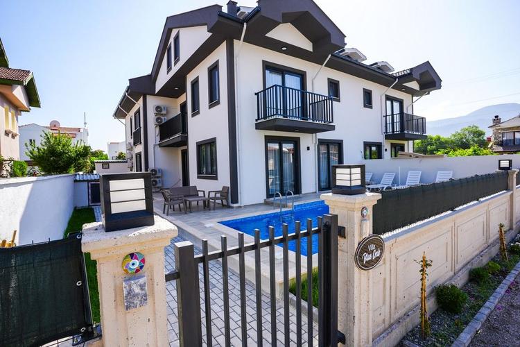 Villa Blue Crab