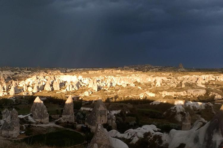 Sunset Cave Hotel