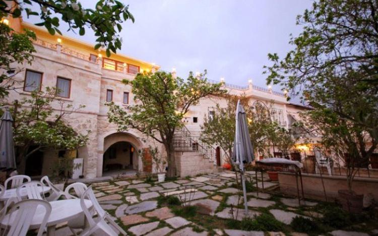 Elysee Cave House