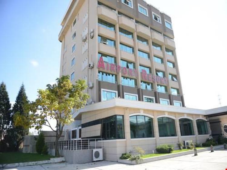 Airport Resort Hotel