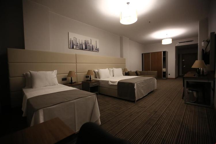 Familya Otel