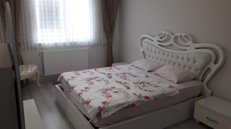 Karabina Green Apart