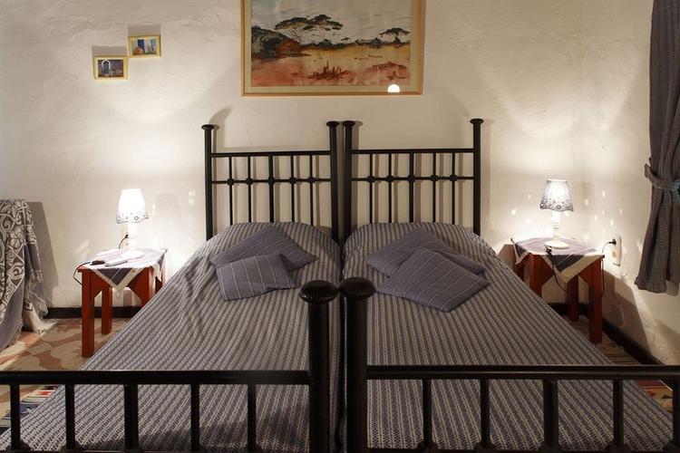 Bakkhos Guesthouse