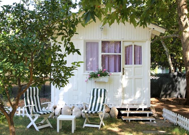 Defne Pension