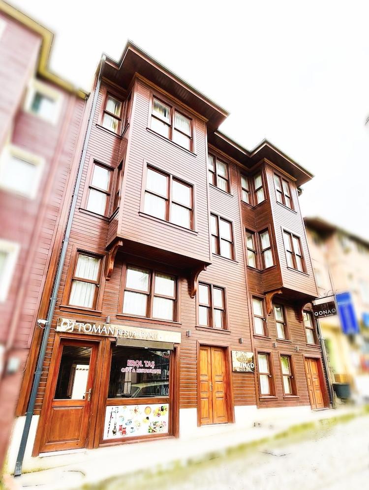 Qonaq Hotel & Suites