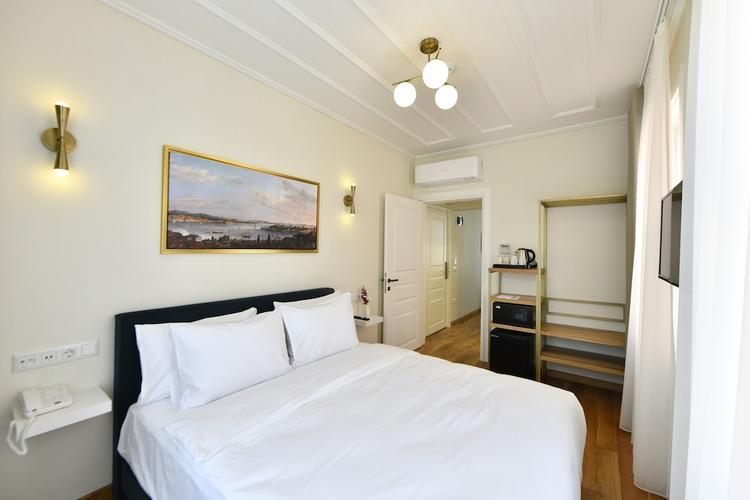 Agras Hotel
