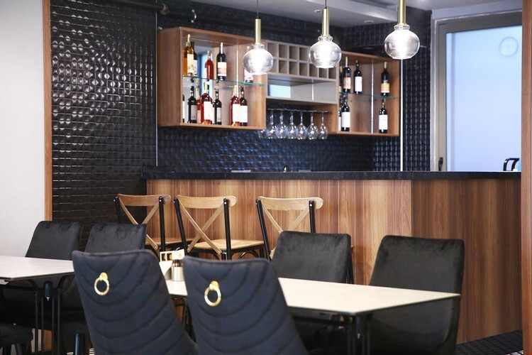 Mithras Hotel & Cafe