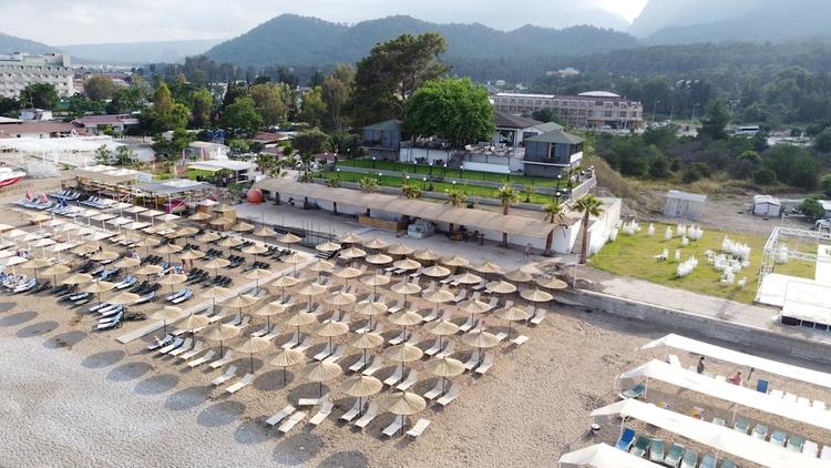 Sandhill  Hotel