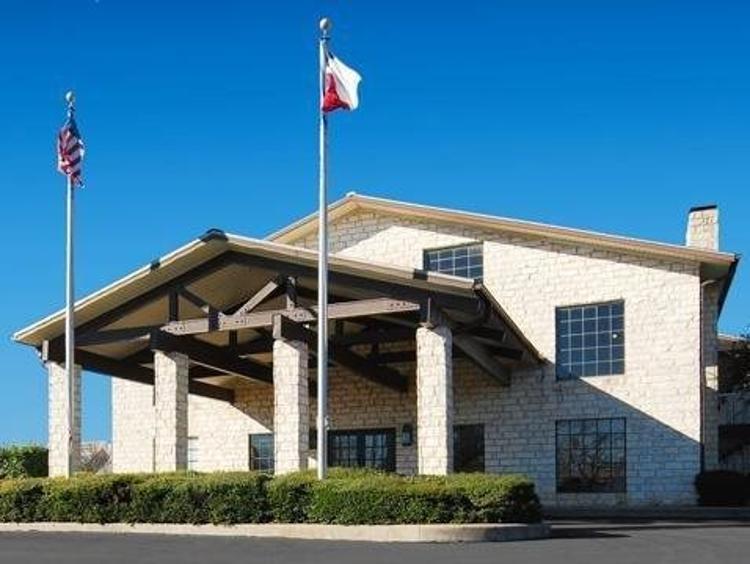 Windcrest Inn And Suites