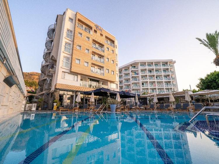 Cettia Beach Resort