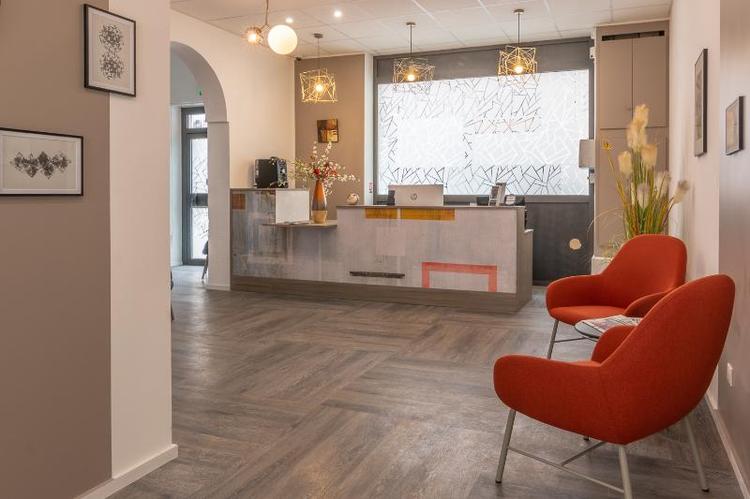 Alcove Hotel