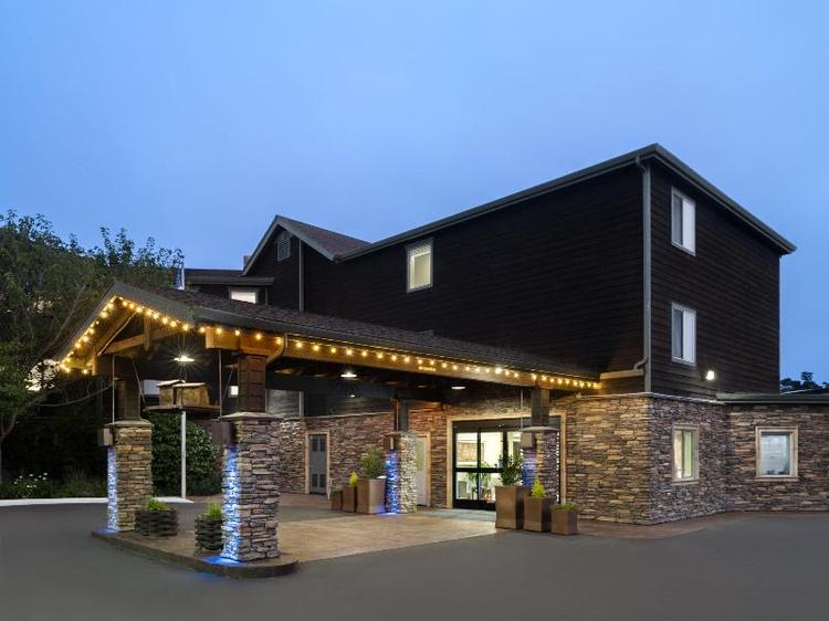 Holiday Inn Express Fort Braggs