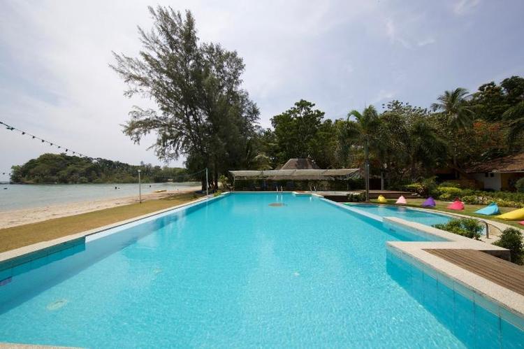 Twin Bay Resort
