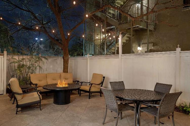 Hampton Inn New Orleans-St. Charles Ave./Garden Di