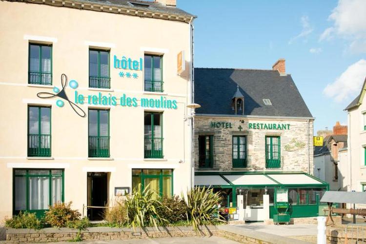 Logis Hotel La Croix Verte Le Relais Des Moulins