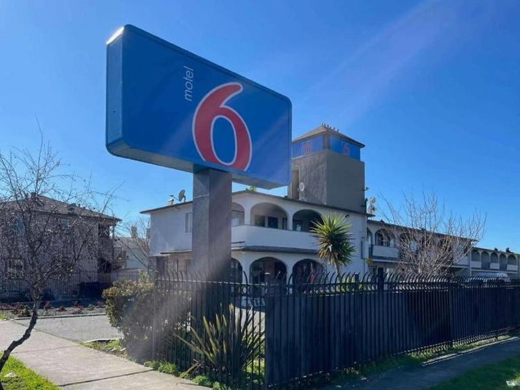 Motel 6 Richmond, Ca – Civic Center