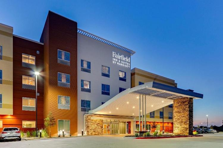 Fairfield Inn Suites By Marriott Dallas Love Field