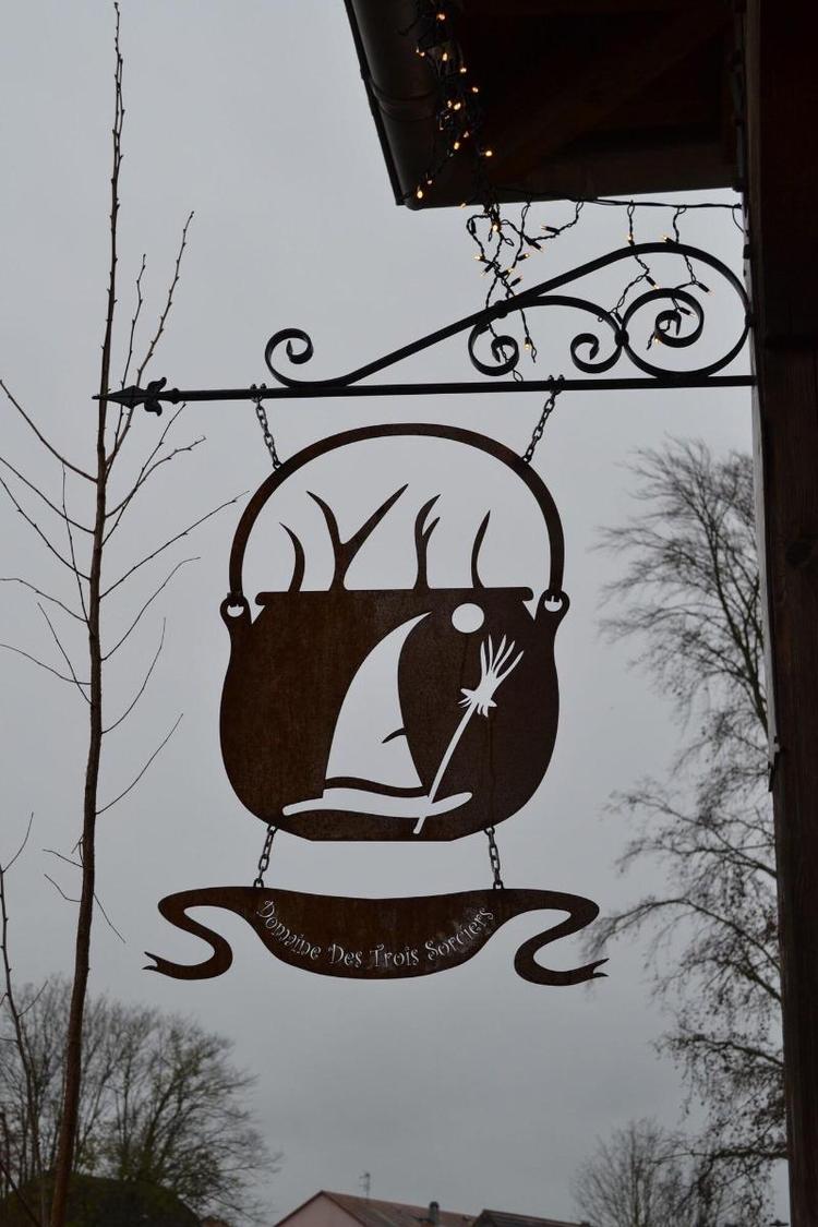Domaine Des Trois Sorciers