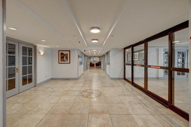 Riverside Hotel & Conference Center