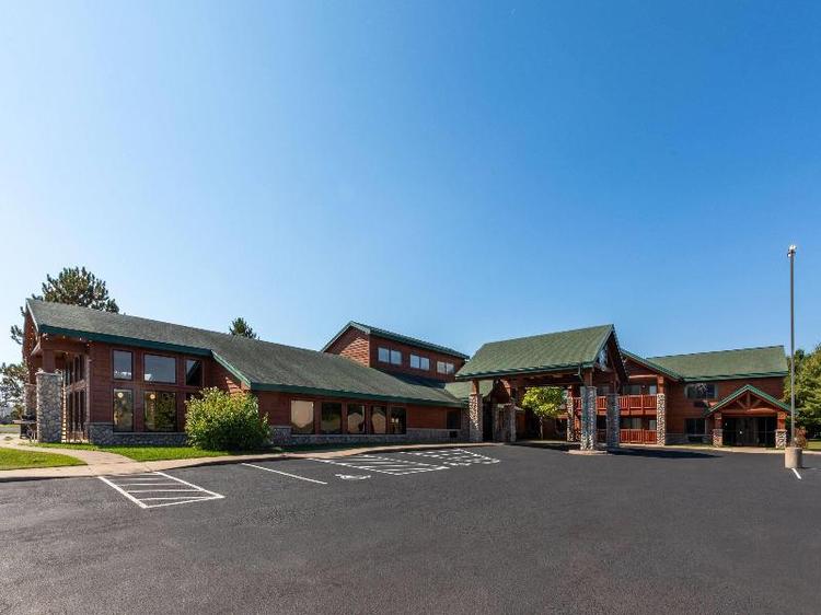 Shell Lake Lodge A Travelodge By Wyndham