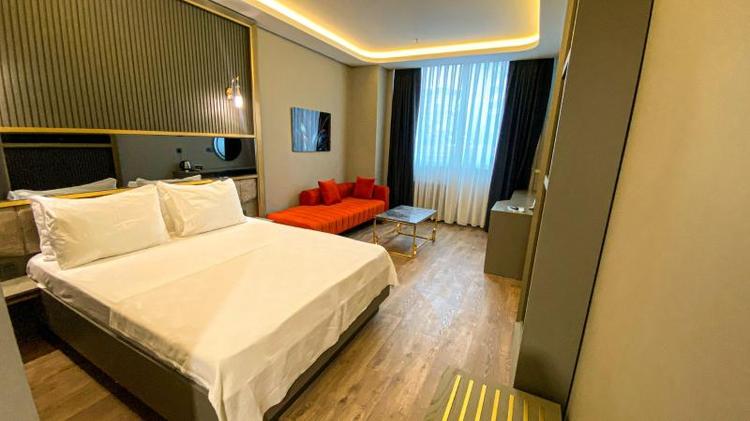 216 Ruby Suite