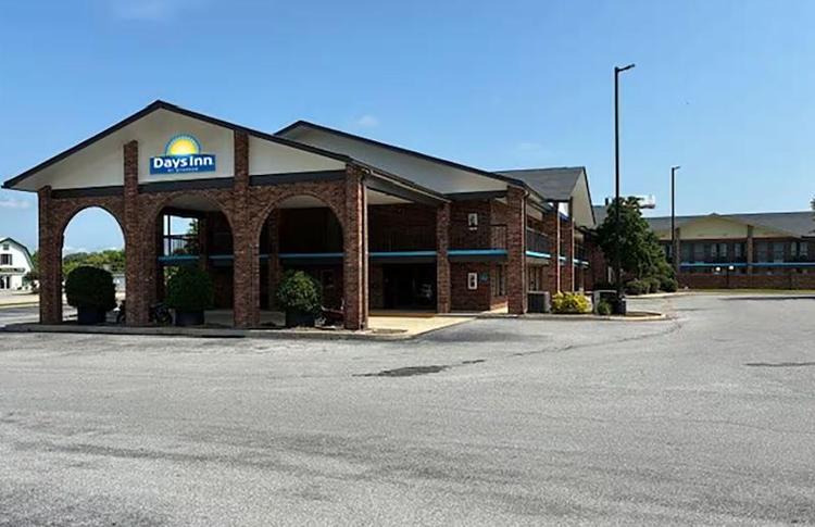 Days Inn By Wyndham Clanton AL