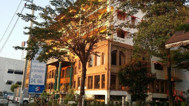 13 Coins Bang Yai Hotel by ZUZU