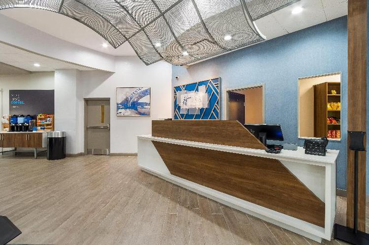 Holiday Inn Express Suites Lexington