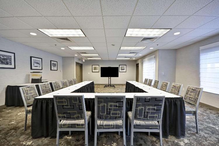 Homewood Suites Oakland Waterfront