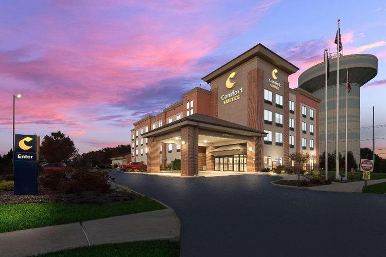 Comfort Suites East Broad at 270