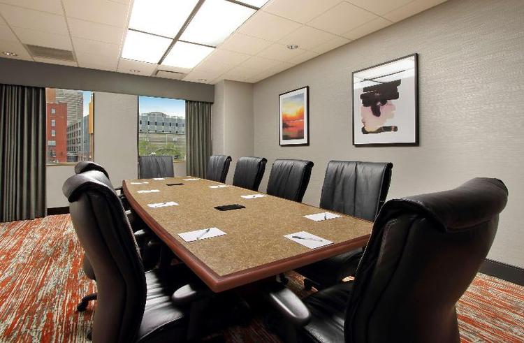 Hampton Inn & Suites Columbus-Downtown