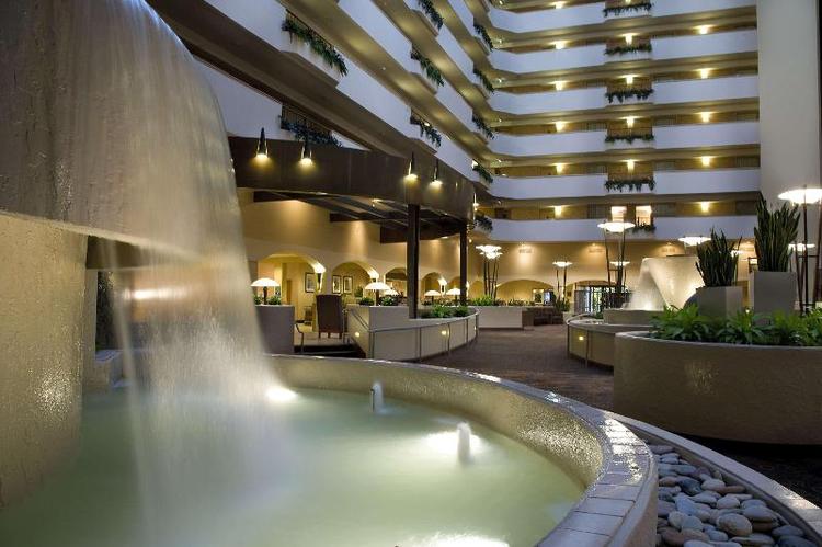 Embassy Suites by Hilton Kansas City International