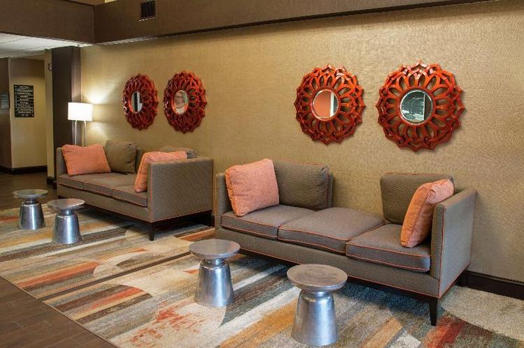 Hampton Inn Charleston-Southridge