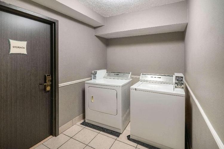 La Quinta Inn & Suites Memphis Airport - Graceland