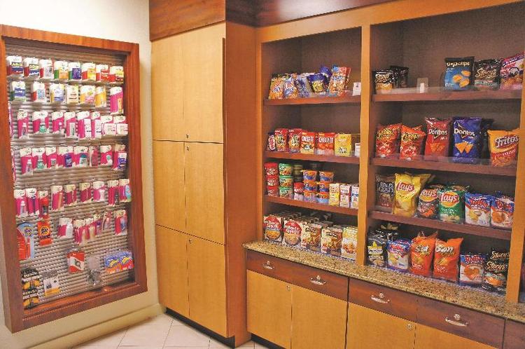 La Quinta Inn & Suites Nashville Airport/Opryland