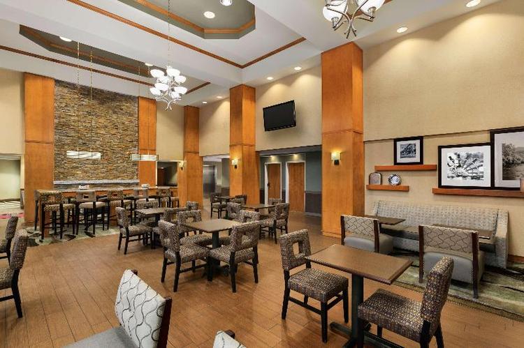 Hampton Inn & Suites Manchester-Bedford