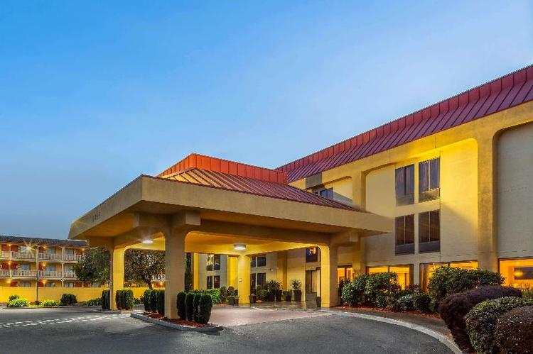 La Quinta Inn & Suites Oakland Airport Coliseum
