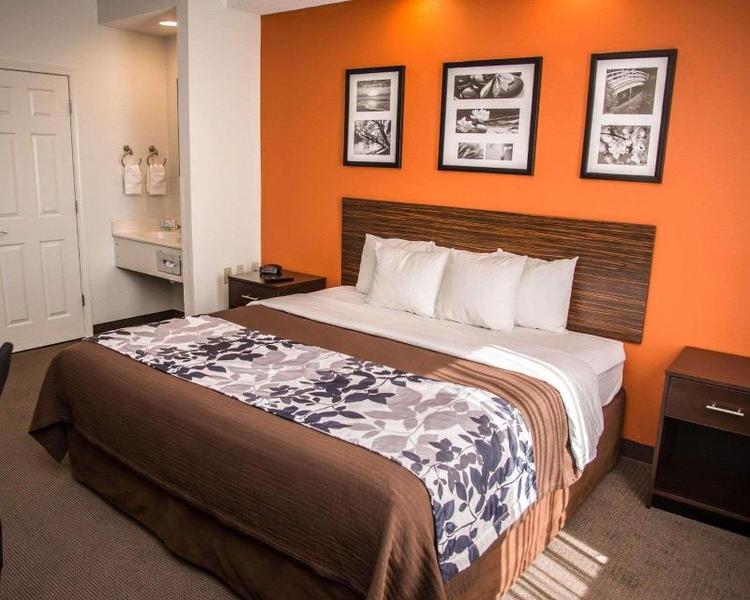 Sleep Inn & Suites Concord