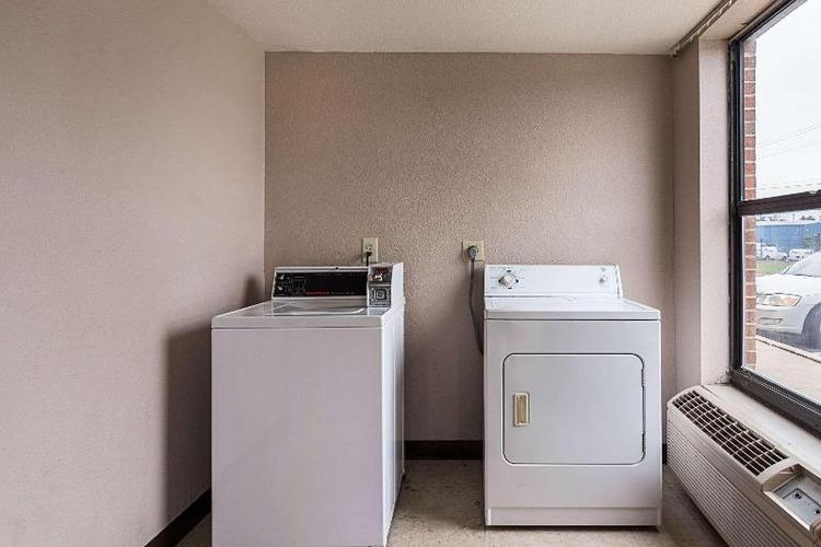Econo Lodge Andrews AFB