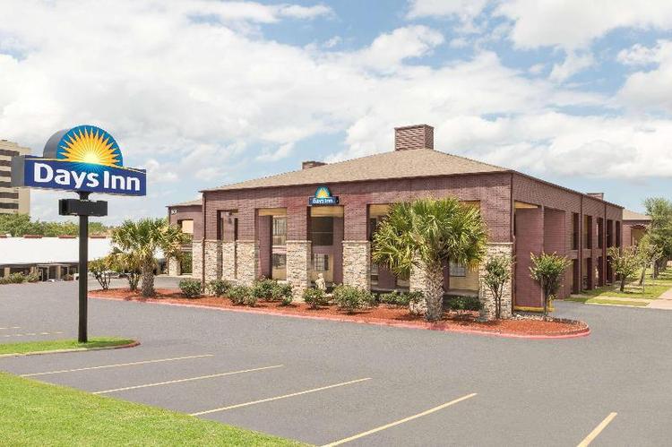 Days Inn by Wyndham College Station University Dr