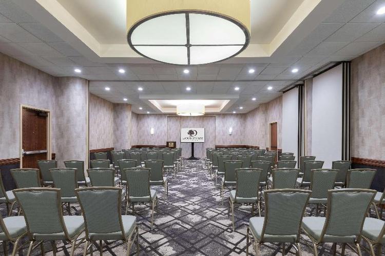DoubleTree by Hilton Denver - Aurora