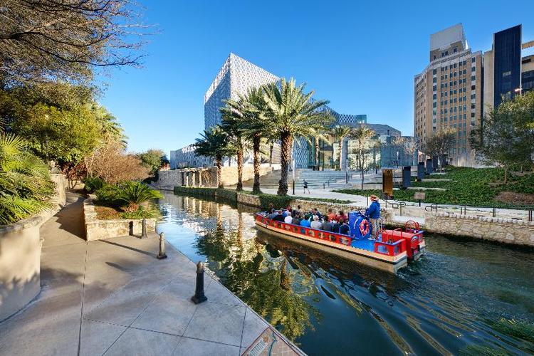 Indigo San Antonio Riverwalk
