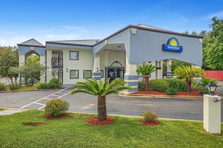 Days Inn by Wyndham Foley